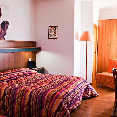 Hotel Los Angeles Assisi Zimmer foto