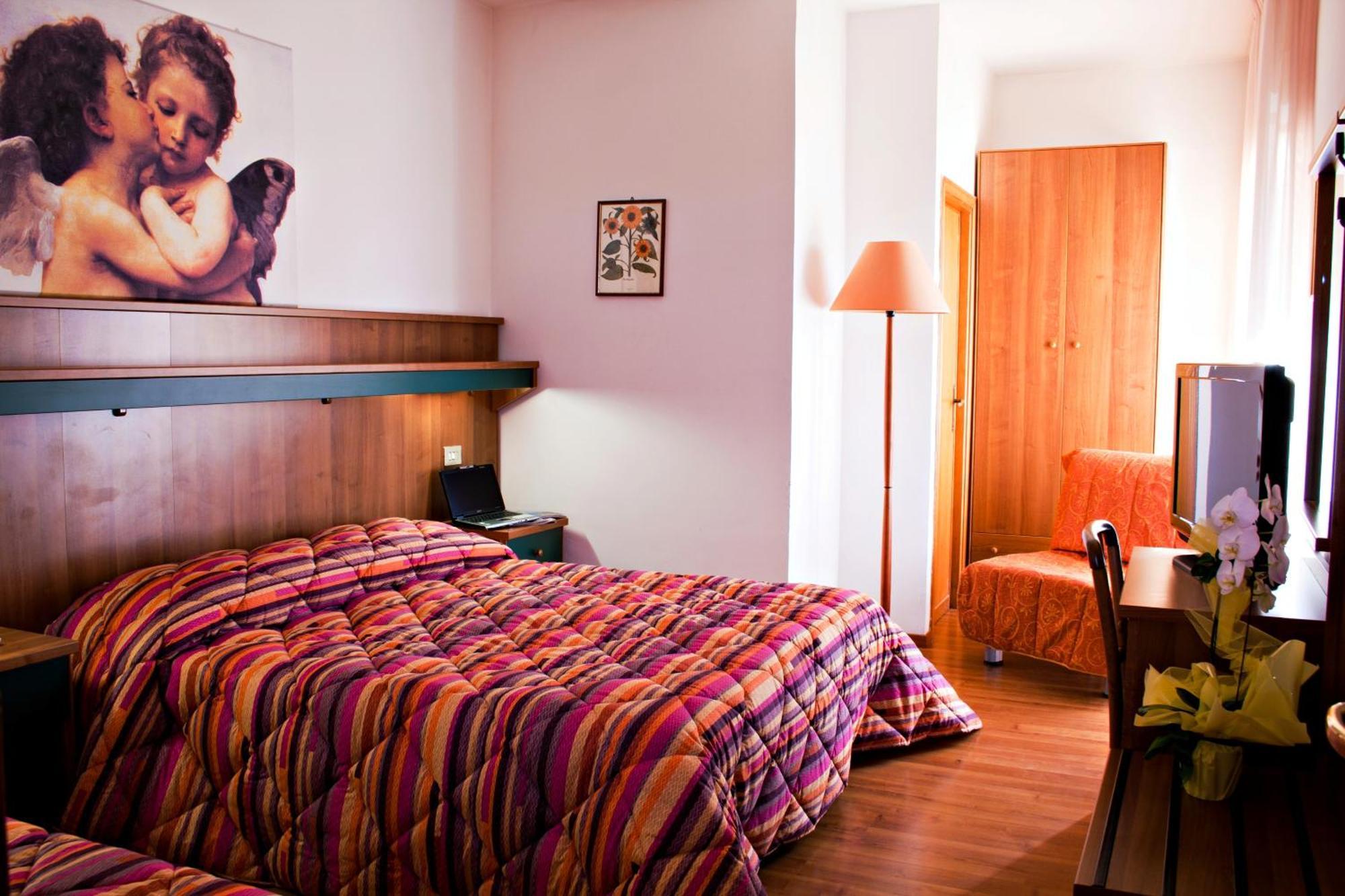 Hotel Los Angeles Assisi Zimmer foto