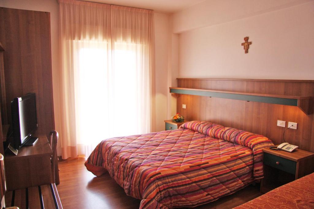Hotel Los Angeles Assisi Zimmer foto